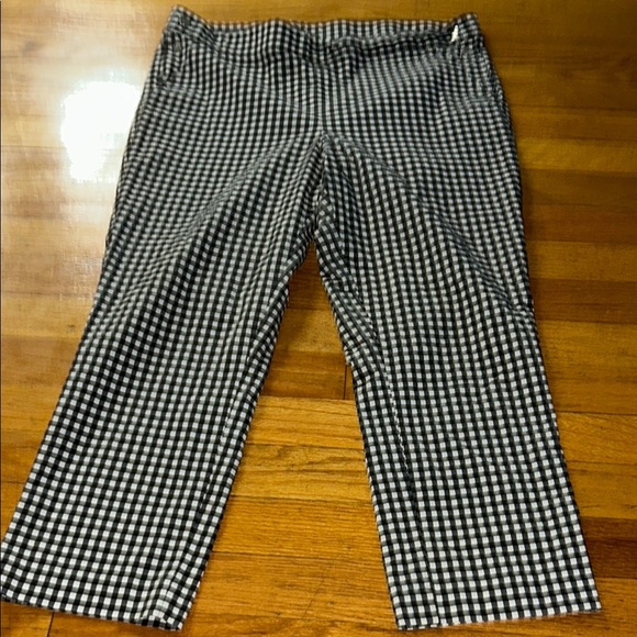 Rafaella Black and White Checkered Capris - Picture 1 of 8